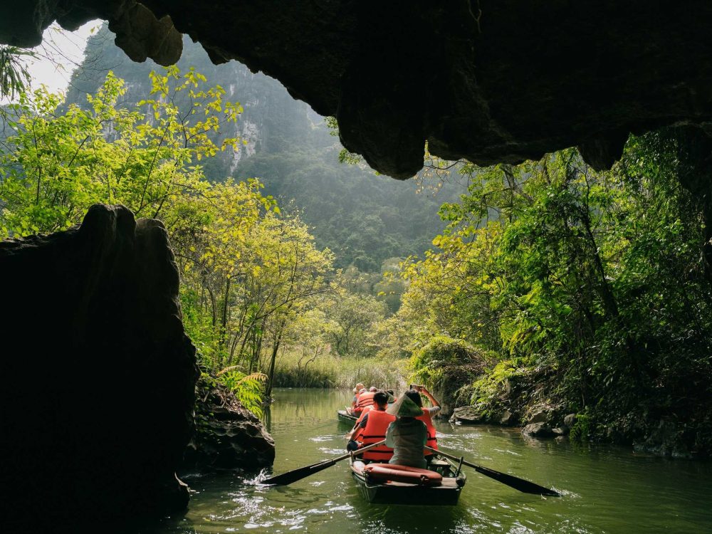 trang-an-natural-landscapes-boat-tour