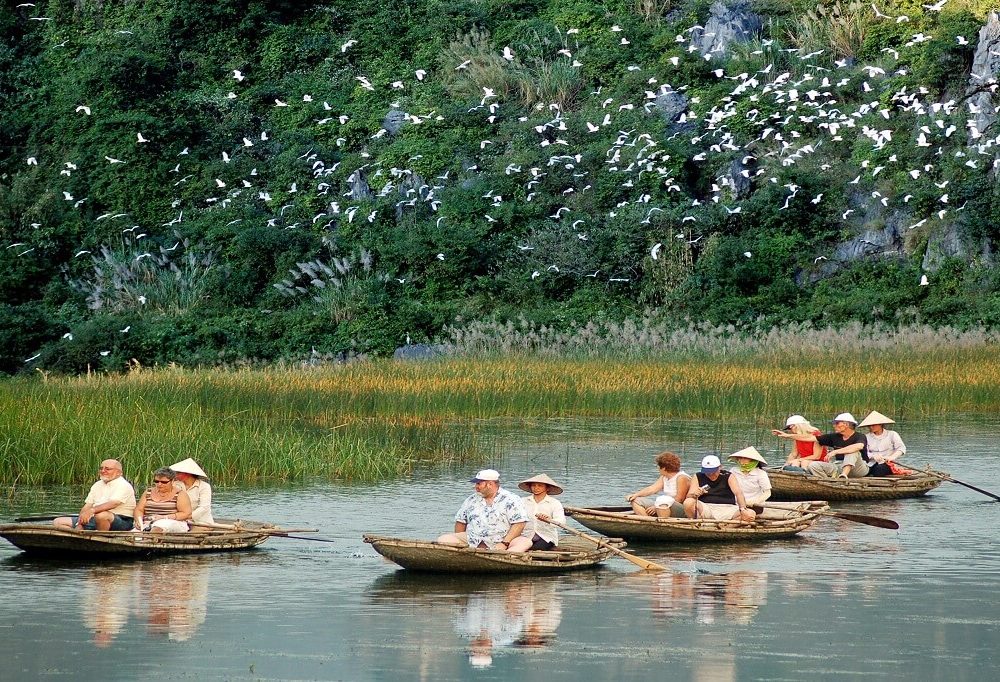 boat-tour-van-long