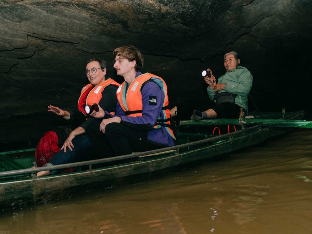 explore-but-cave-thung-nham-bird-park