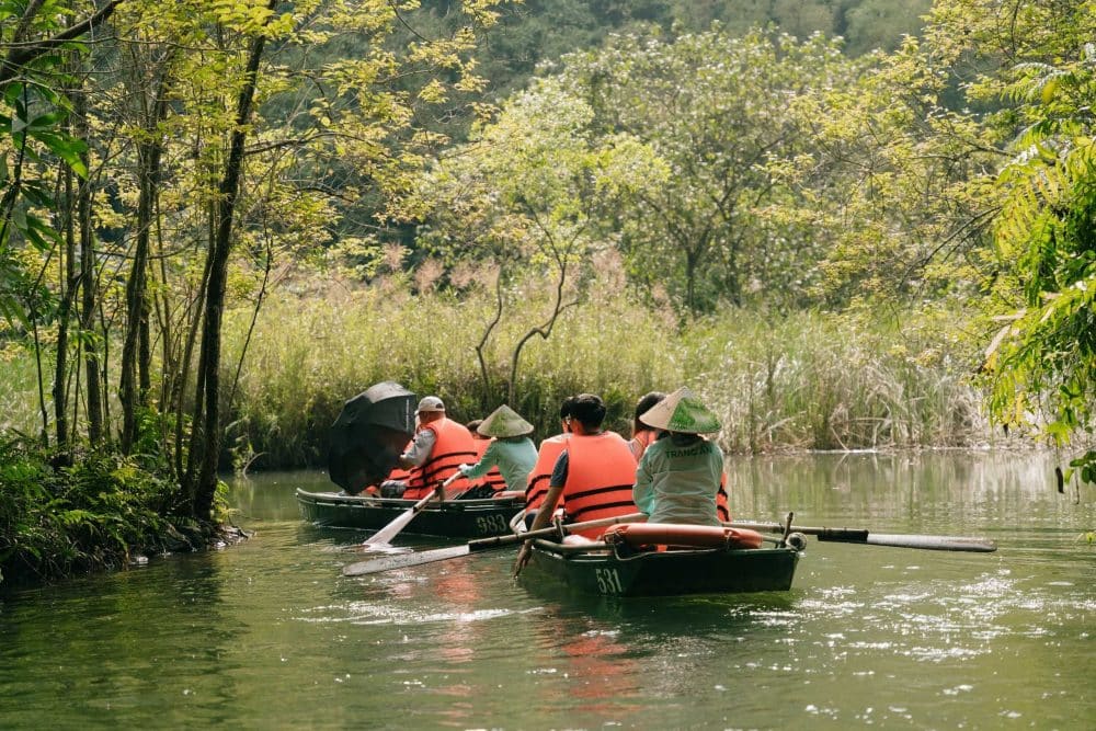 trang-an-natural-landscapes-boat-tour