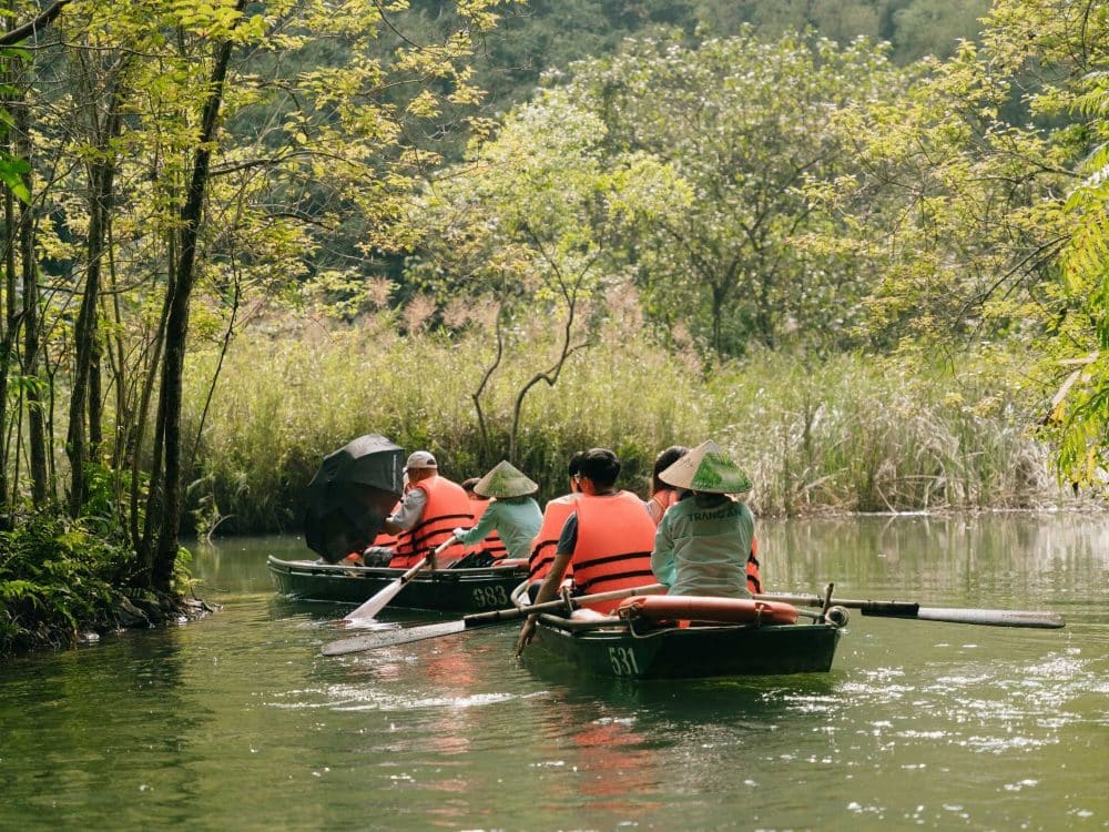 trang-an-natural-landscapes-boat-tour